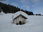 Il vecchio capitello innevato